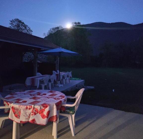 פנסיון La Vallée Des Noyers