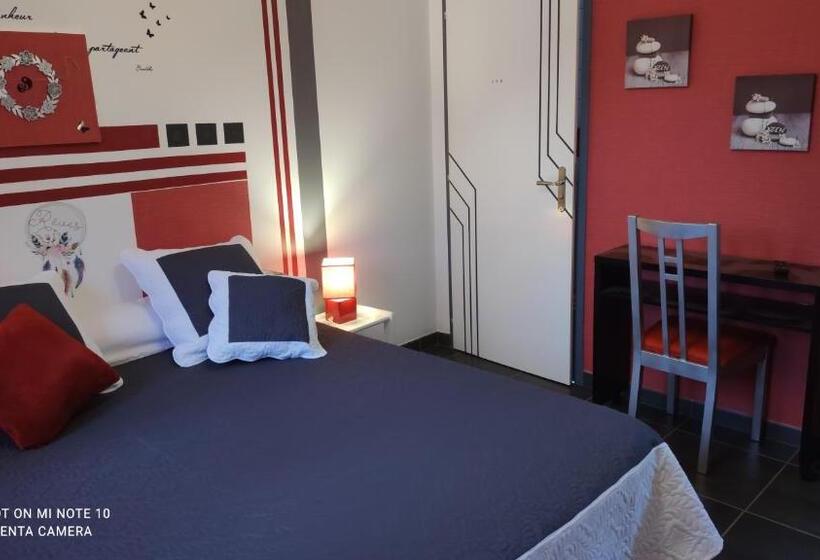 פנסיון La Vallée Des Noyers