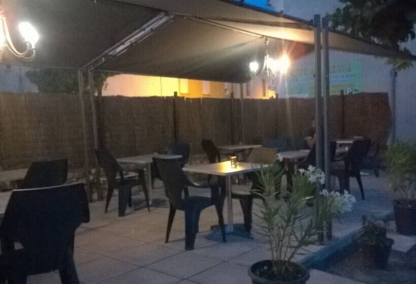 פנסיון Le Café Des Fleurs Chambres D Hôtes