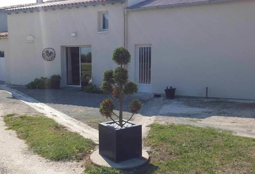 膳宿费 Le Grillage A Poules