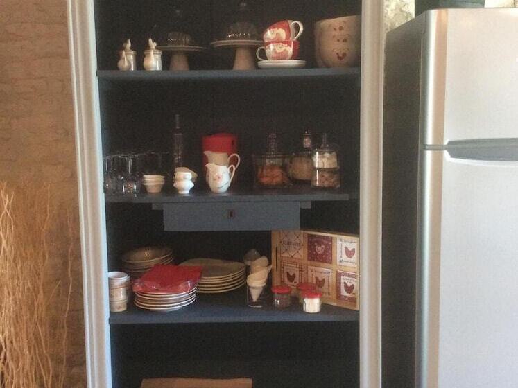 膳宿费 Le Grillage A Poules