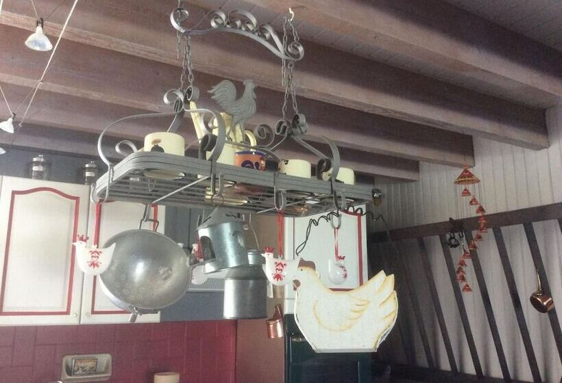 膳宿费 Le Grillage A Poules