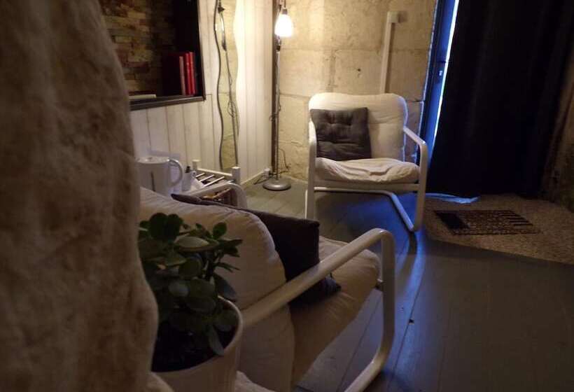 פנסיון Les Troglos De Beaulieu