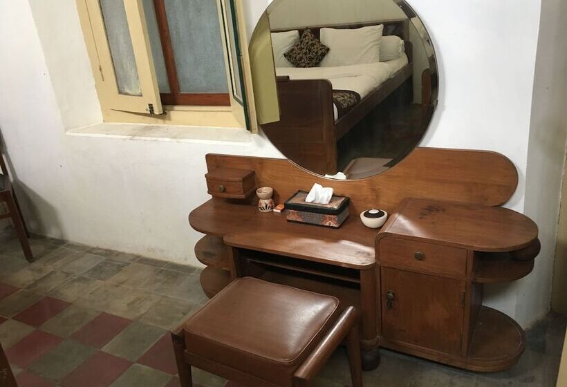 Пансион Ndalem Natan Royal Heritage