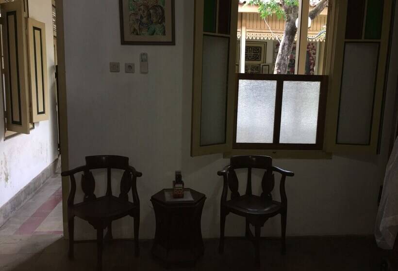 Пансион Ndalem Natan Royal Heritage