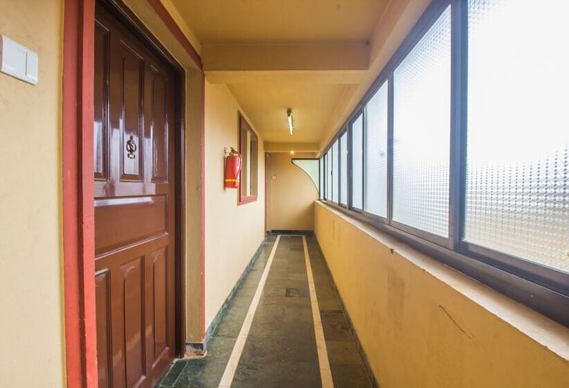 Pensão Oyo Home 18328 Green View Studio