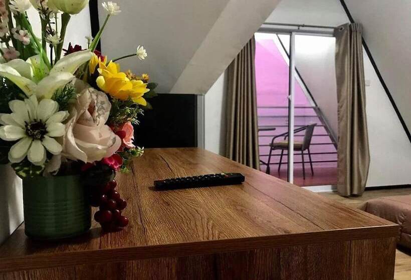 פנסיון Samet Marley