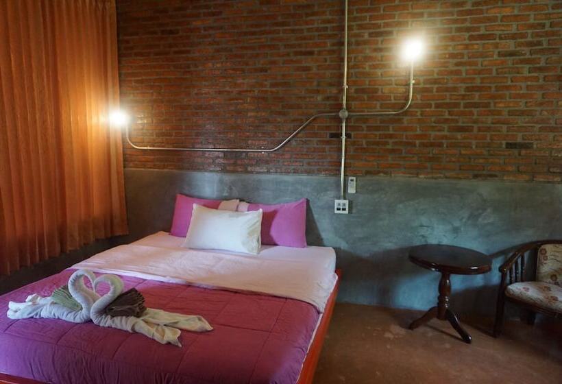 פנסיון Steelloft  Home Stay