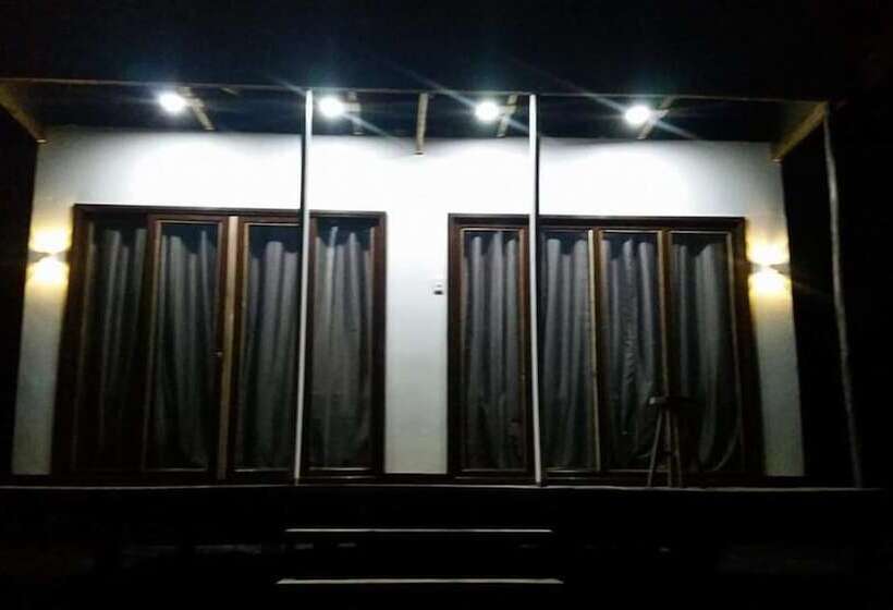 پانسیون Villa Encantador Resort