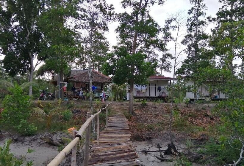 پانسیون Villa Encantador Resort