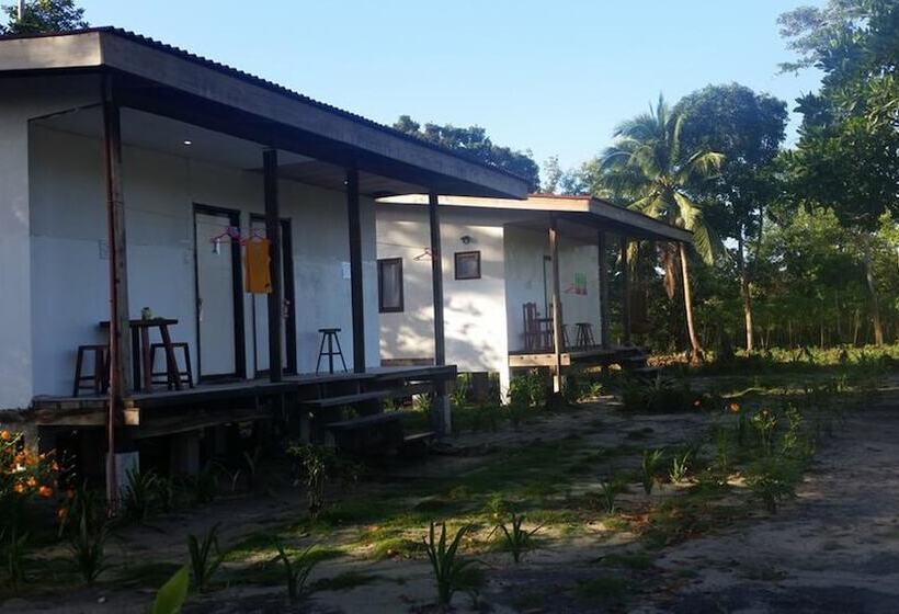 پانسیون Villa Encantador Resort