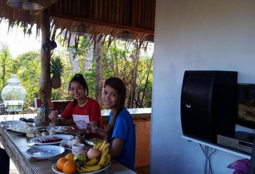 پانسیون Villa Encantador Resort