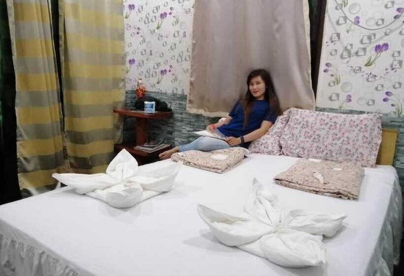 پانسیون Villa Encantador Resort