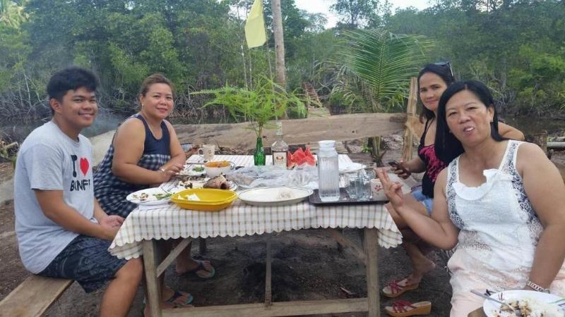 پانسیون Villa Encantador Resort