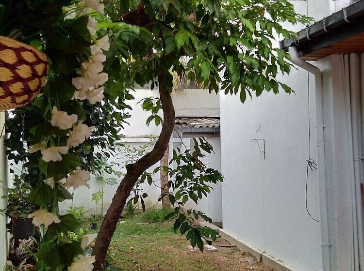 펜션 Villa Subuthi