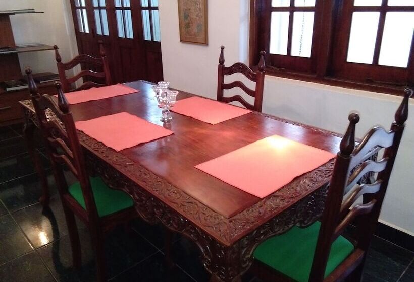 펜션 Villa Subuthi