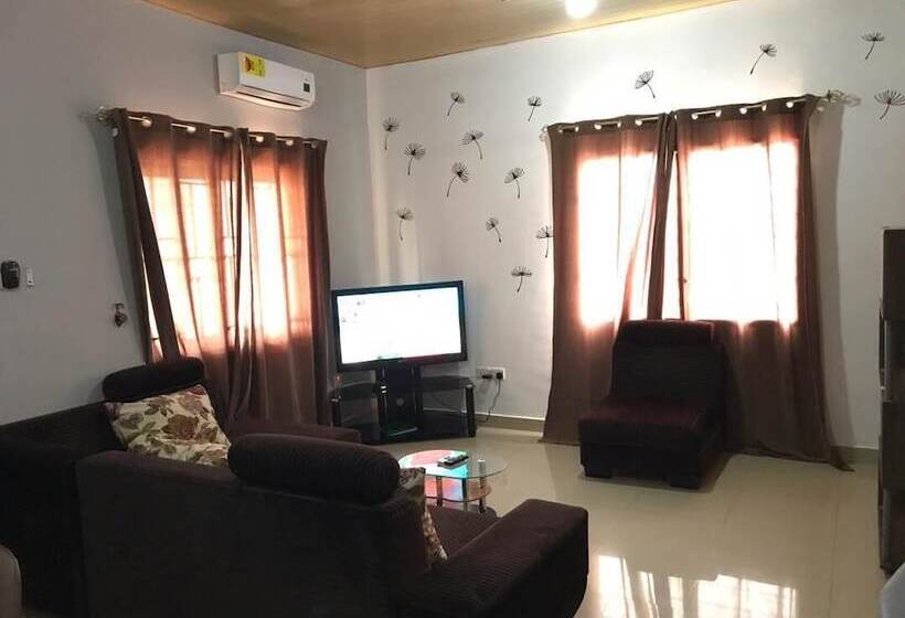 Ronna Apartments At Lakeside Estates