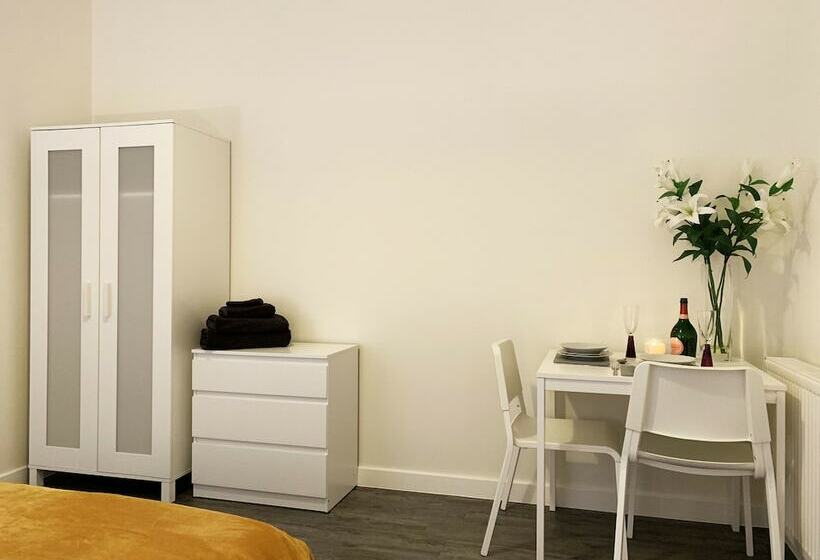 The Baptist Chapel   9