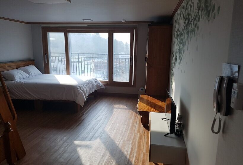 The View Hostel