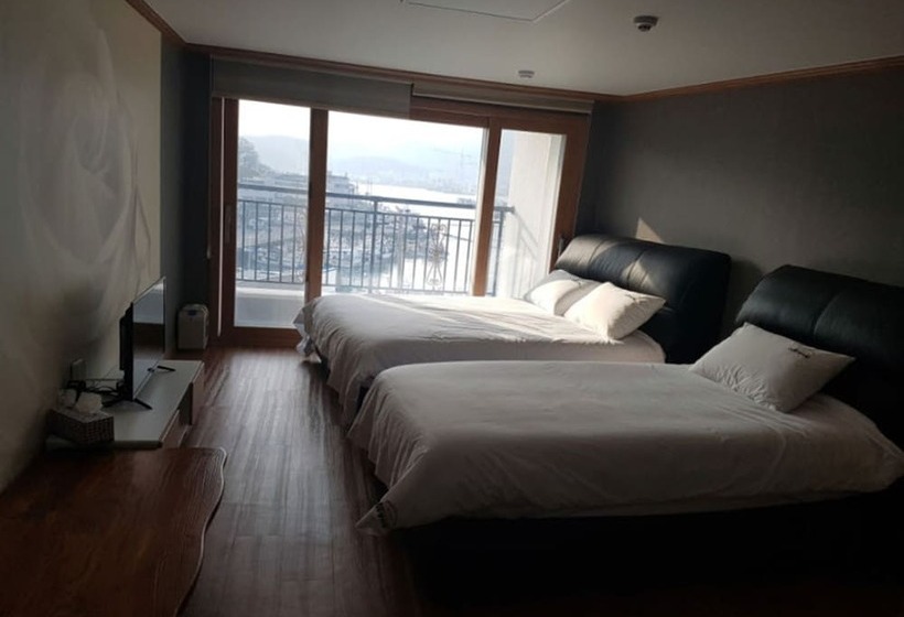 The View Hostel