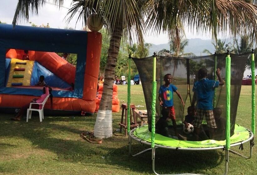 Wildwin Resort  Hostel