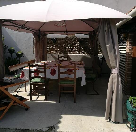 مبيت وإفطار Alberta