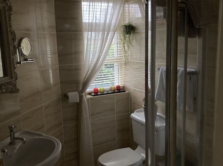 مبيت وإفطار Ballybur Lodge