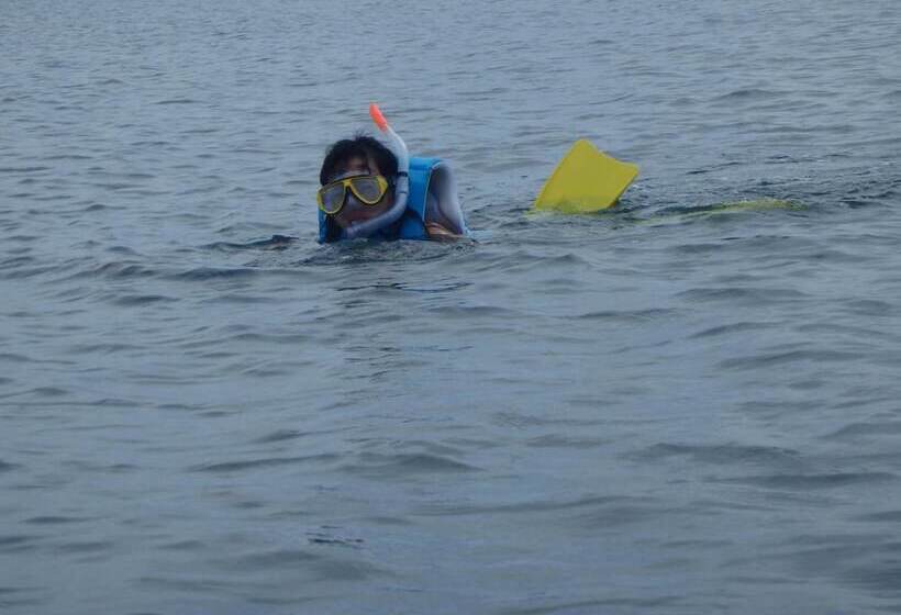 Bed and Breakfast Cemara Beachfront Suite