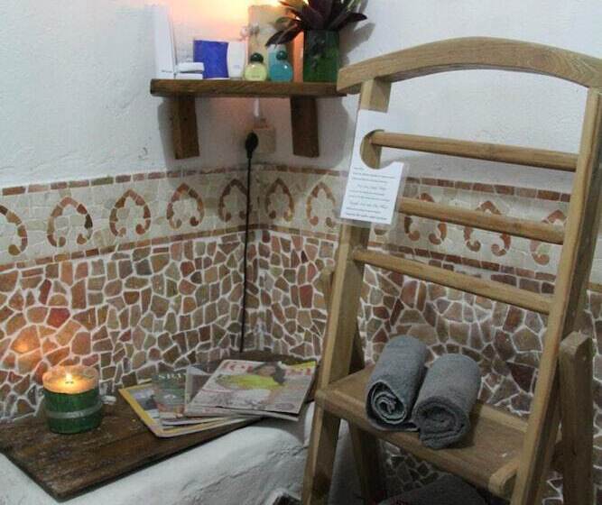 مبيت وإفطار Cemara Beachfront Suite