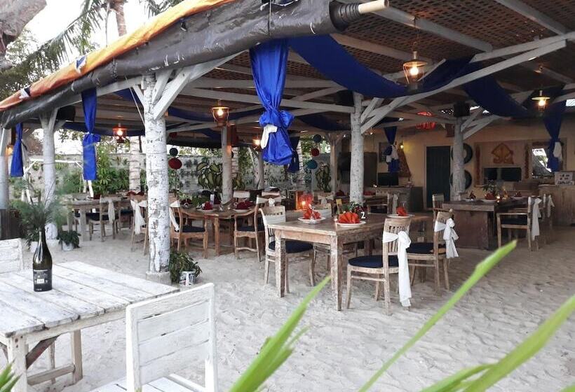 Bed and Breakfast Cemara Beachfront Suite