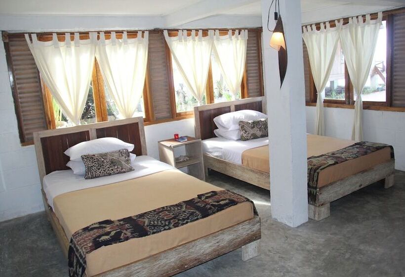 Bed and Breakfast Cemara Beachfront Suite