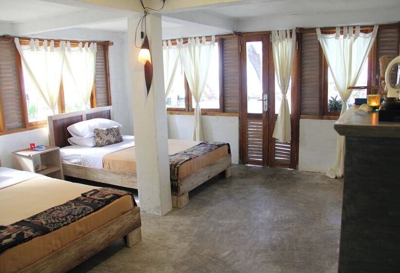 مبيت وإفطار Cemara Beachfront Suite
