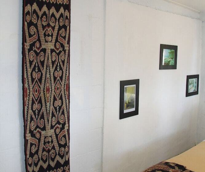 Bed and Breakfast Cemara Beachfront Suite