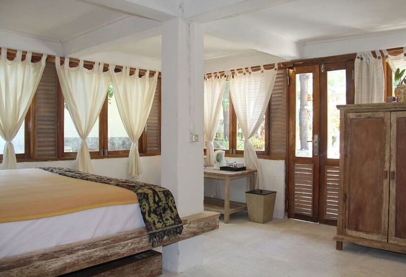 Bed and Breakfast Cemara Beachfront Suite