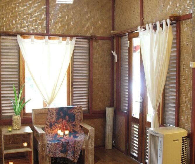 Bed and Breakfast Cemara Beachfront Suite