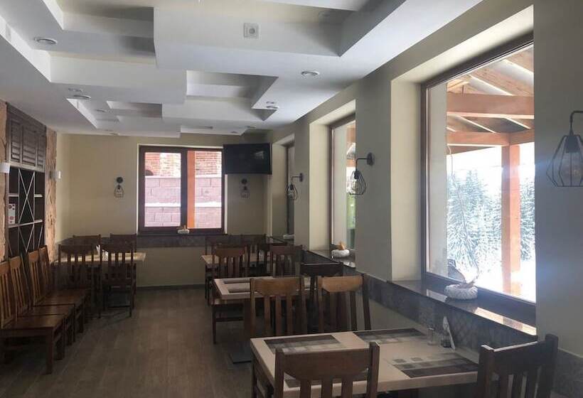 تختخواب و صبحانه Golden Nest