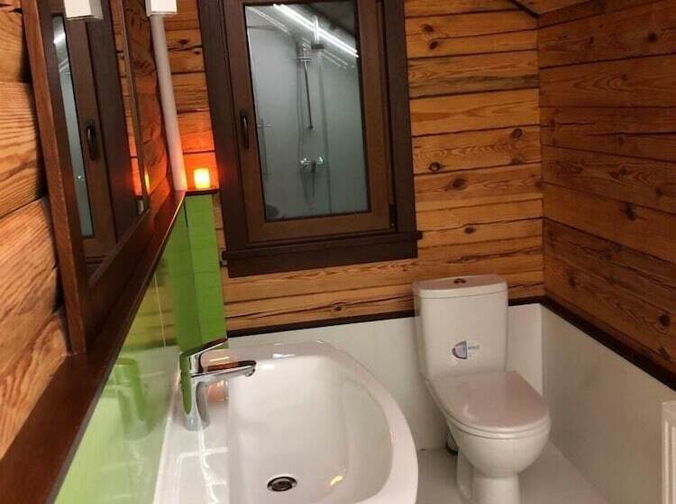 تختخواب و صبحانه Golden Nest