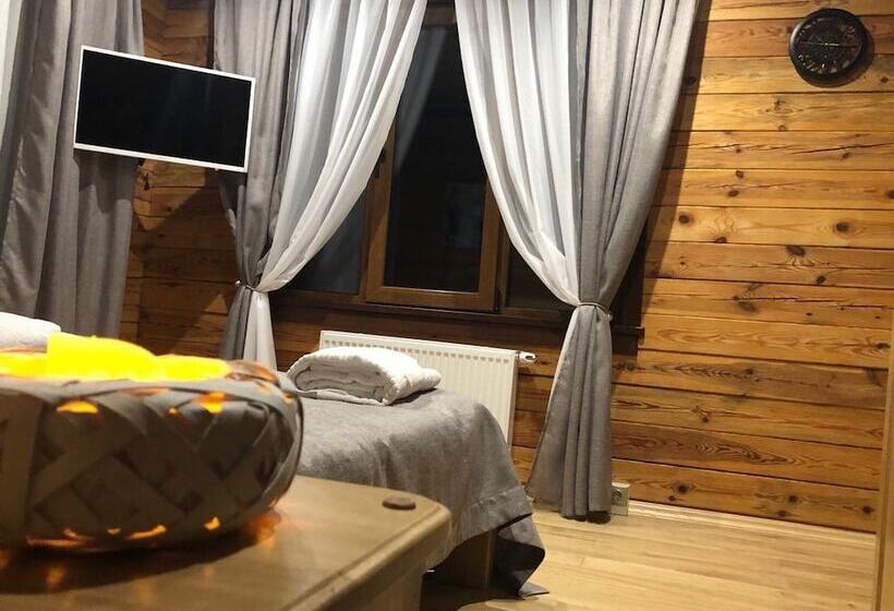 تختخواب و صبحانه Golden Nest