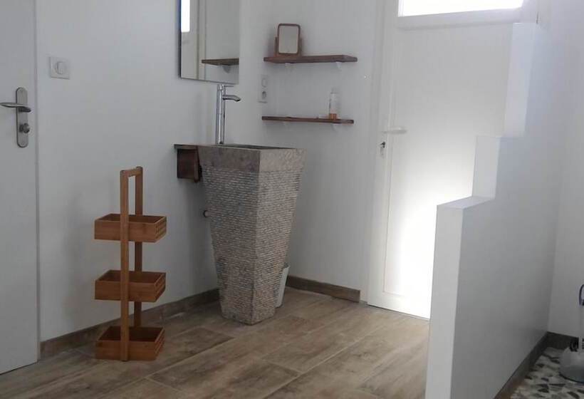 ベッドアンドブレックファースト Les Chambres De La Nouvelle Aliénor