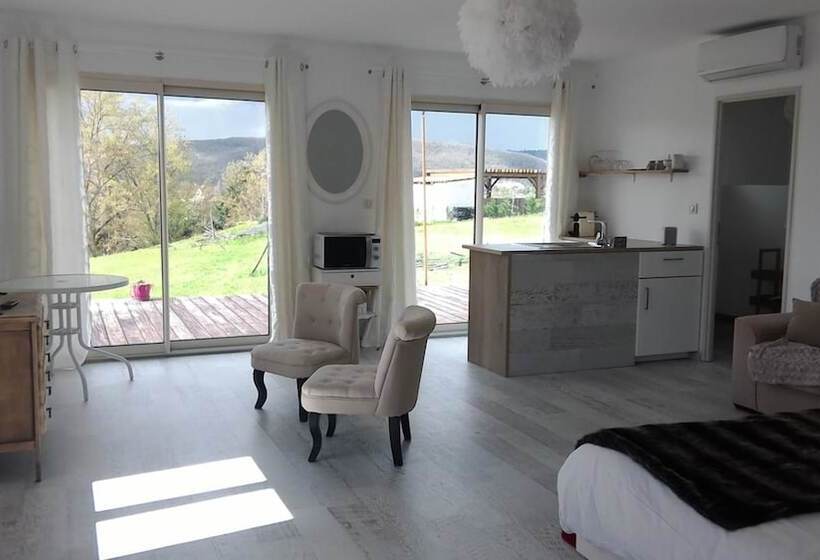 ベッドアンドブレックファースト Les Chambres De La Nouvelle Aliénor