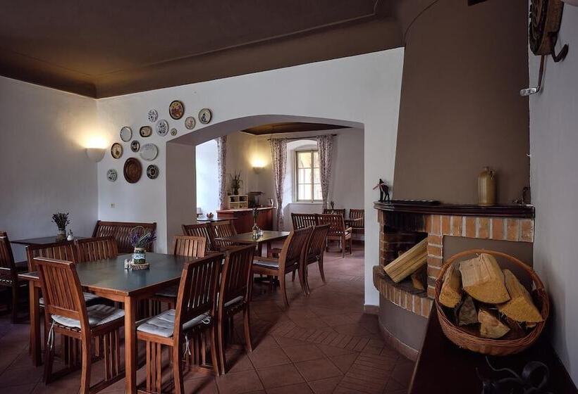 住宿加早餐  Penzion černická Obora