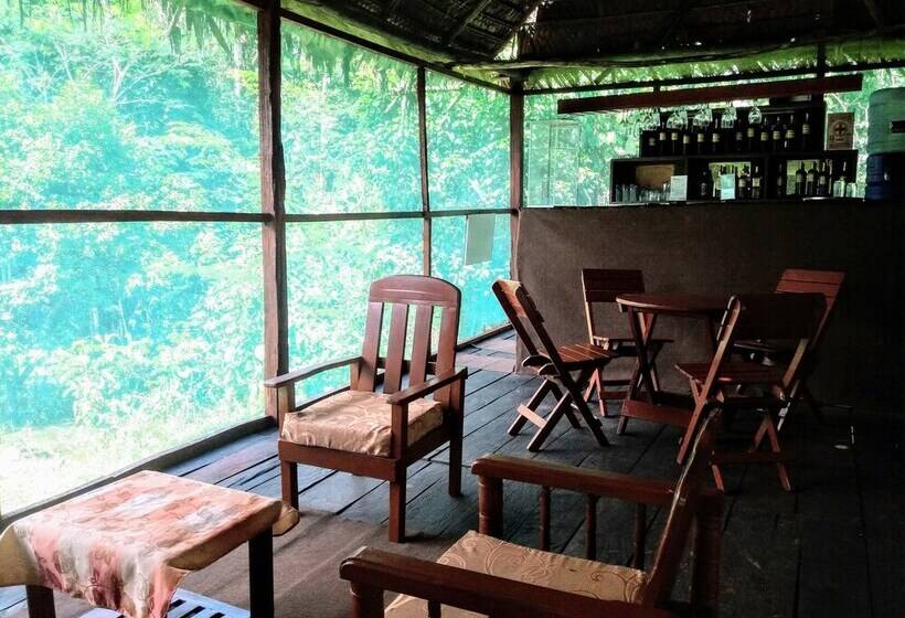 هتل Amazon Queen Lodge