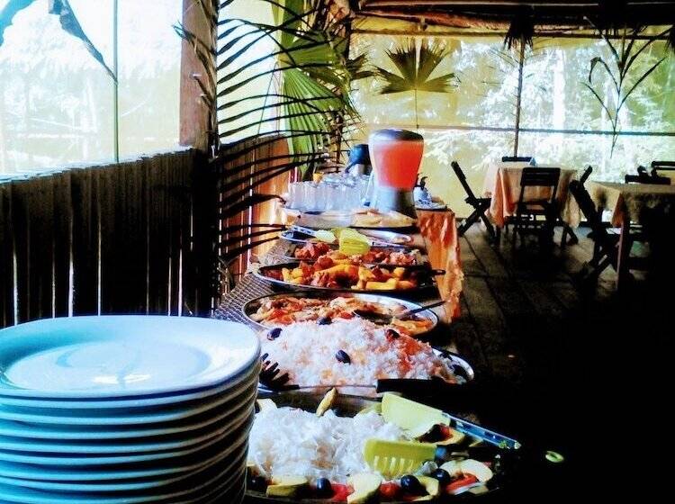 هتل Amazon Queen Lodge