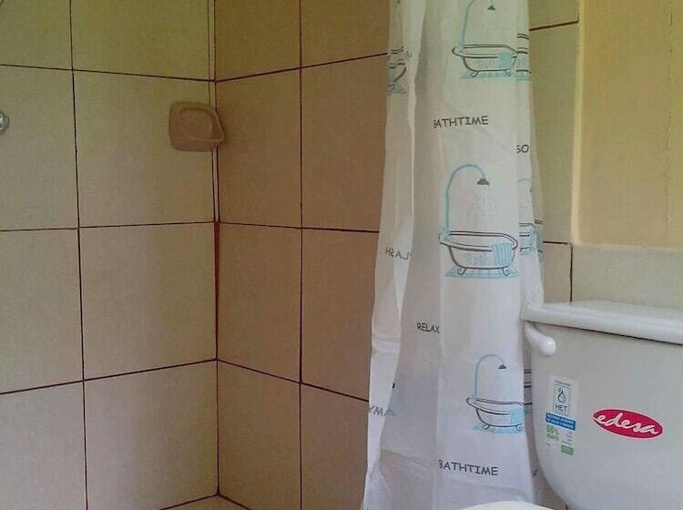 هتل Amazon Queen Lodge