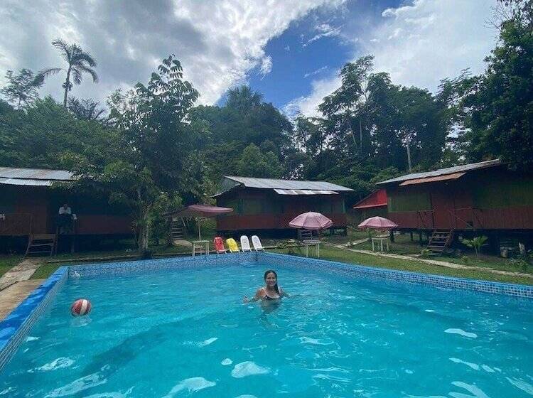 هتل Amazon Queen Lodge