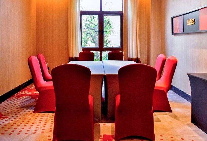 هتل Angsana Xishuangbanna