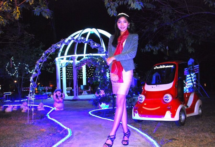 ホテル Baanraiingdoi