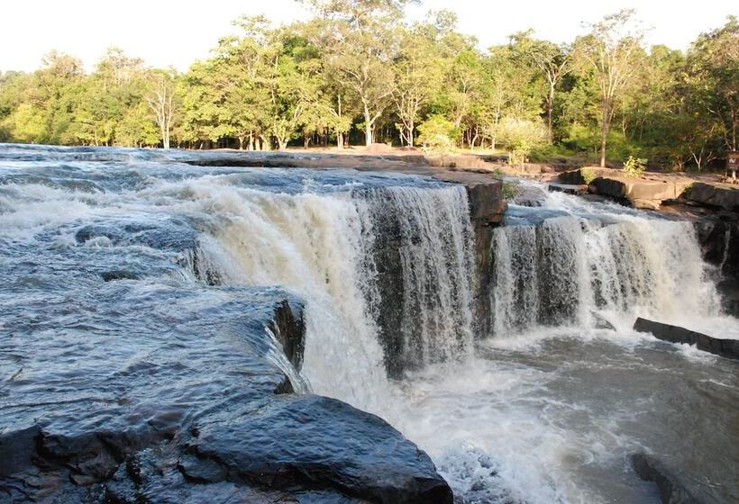 ホテル Baanraiingdoi