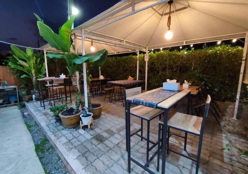 Hotel บ้านแก่งรีสอร์ท เชียงคาน