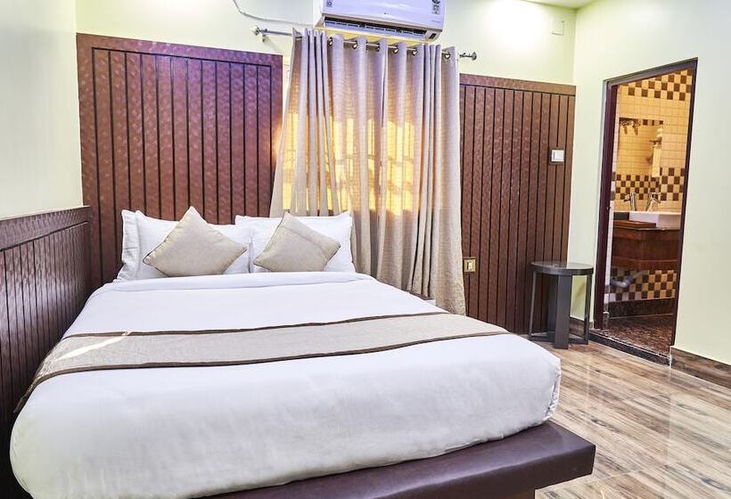 בית מלון כפרי Bangabhumi